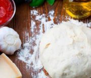 Рецепт приготовления теста для пиццы —  рассмотрим пошагово с фото и рекомендациями